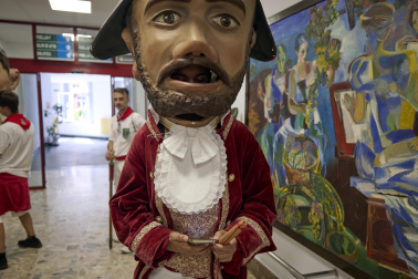 Fotos de la salida de la Comparsa de Gigantes y Cabezudos este 13 de julio de San Fermín 2025 /