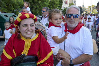 Fotos de la salida de la Comparsa de Gigantes y Cabezudos este 13 de julio de San Fermín 2025 /