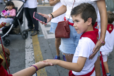 Fotos de la salida de la Comparsa de Gigantes y Cabezudos este 13 de julio de San Fermín 2025 /