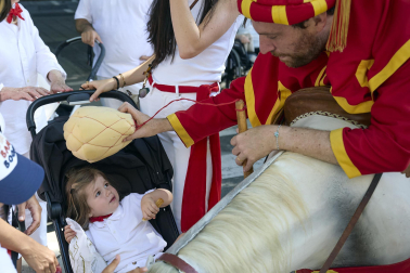Fotos de la salida de la Comparsa de Gigantes y Cabezudos este 13 de julio de San Fermín 2025 /