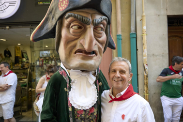 Fotos de la salida de la Comparsa de Gigantes y Cabezudos este 13 de julio de San Fermín 2025 /