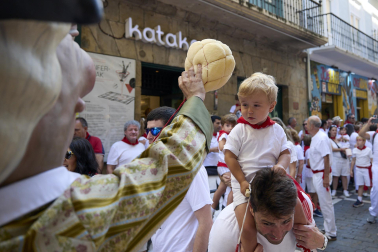 Fotos de la salida de la Comparsa de Gigantes y Cabezudos este 13 de julio de San Fermín 2025 /