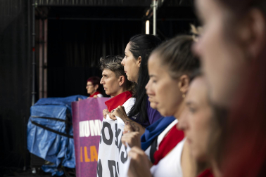 Fotos de la concentración multitudinaria en repulsa de las agresiones sexistas en Sanfermines
