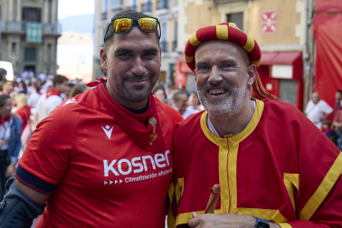 Fotos de la salida de la Comparsa de Gigantes y Cabezudos este 14 de julio de San Fermín 2025.