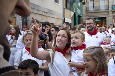 Fotos de la salida de la Comparsa de Gigantes y Cabezudos este 14 de julio de San Fermín 2025.