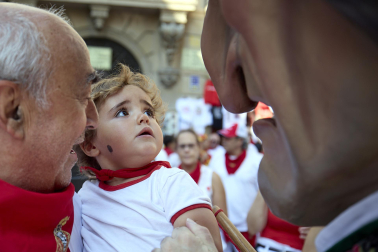 Fotos de la salida de la Comparsa de Gigantes y Cabezudos este 14 de julio de San Fermín 2025.