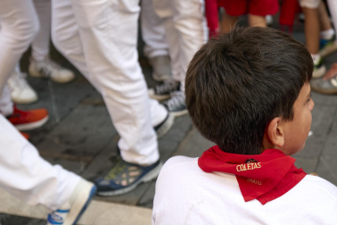 Fotos de la salida de la Comparsa de Gigantes y Cabezudos este 14 de julio de San Fermín 2025.