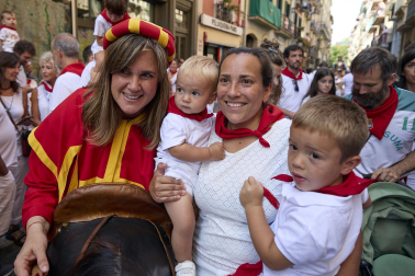 Fotos de la salida de la Comparsa de Gigantes y Cabezudos este 14 de julio de San Fermín 2025.