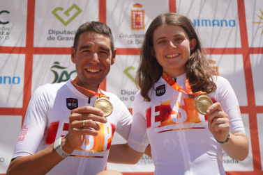 David Valero y la navarra Estíbaliz Sagardoy, campeones de España.