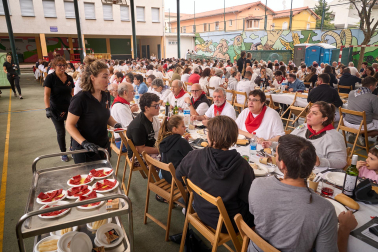 Comida popular en fiestas de Burlada 2025.