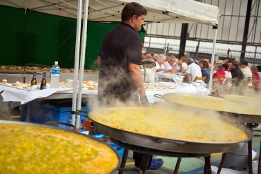 Comida popular en fiestas de Burlada 2025.