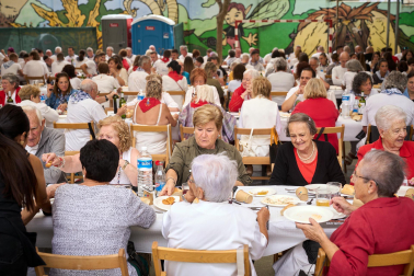 Comida popular en fiestas de Burlada 2025.