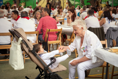 Comida popular en fiestas de Burlada 2025.