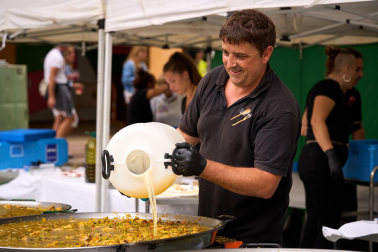 Comida popular en fiestas de Burlada 2025.