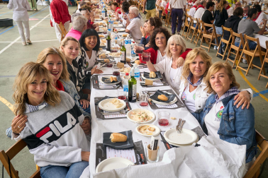 Comida popular en fiestas de Burlada 2025.