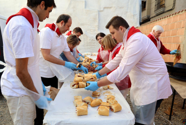 Fotos del almuerzo popular de las fiestas de Azagra 2025