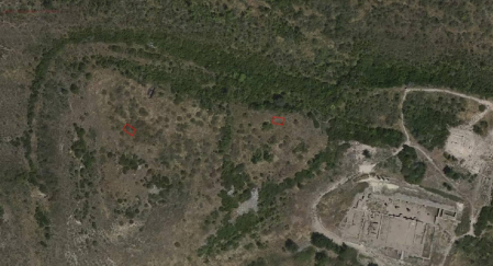 Mapa de Santa Criz con los dos sondeos realizados, marcados en rojo. En la parte oriental, la zona donde se levanta el foro romano