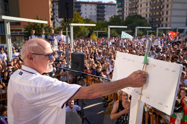 Fotos del cohete de inicio de las fiestas 2025 en Ansoáin /
