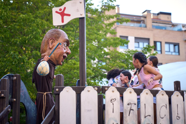 Fotos del cohete de inicio de las fiestas 2025 en Ansoáin /