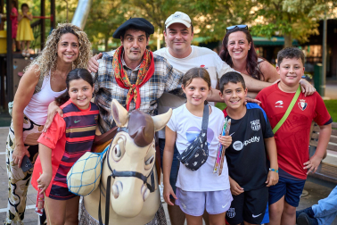 Fotos del cohete de inicio de las fiestas 2025 en Ansoáin /