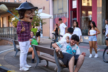 Fotos del cohete de inicio de las fiestas 2025 en Ansoáin /