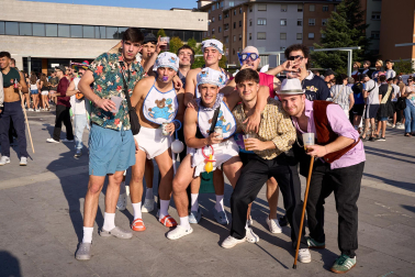 Fotos del cohete de inicio de las fiestas 2025 en Ansoáin /