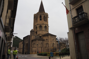 Intervención del servicio de patrimonio histórico en la Iglesia de Santa María la Real de Sangüesa.