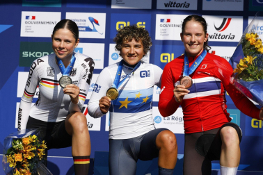 Fotos de la victoria de Paula Ostiz en el Campeonato de Europa contrarreloj júnior