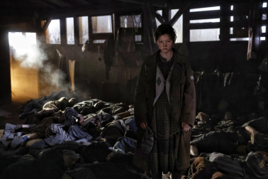 Fotos del rodaje de la película 'Each of Us' en un Refena ambientado como en un campo de concentración