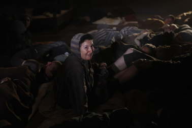 Fotos del rodaje de la película 'Each of Us' en un Refena ambientado como en un campo de concentración