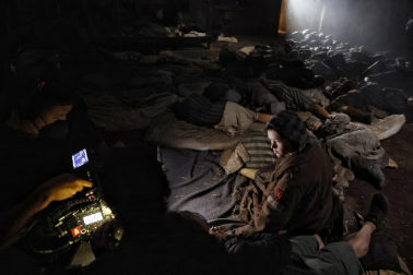 Fotos del rodaje de la película 'Each of Us' en un Refena ambientado como en un campo de concentración