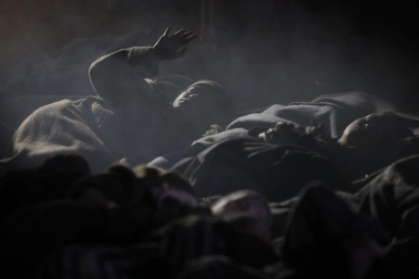 Fotos del rodaje de la película 'Each of Us' en un Refena ambientado como en un campo de concentración
