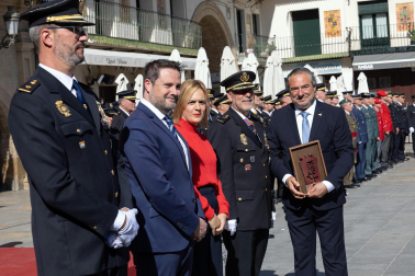 Fotos de la celebración del Día Nacional de la Policía en Tudela /