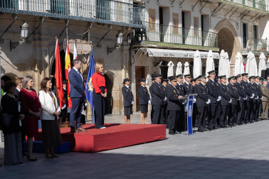 Fotos de la celebración del Día Nacional de la Policía en Tudela /