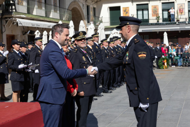 Fotos de la celebración del Día Nacional de la Policía en Tudela /