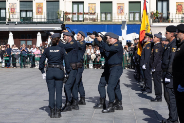 Fotos de la celebración del Día Nacional de la Policía en Tudela /