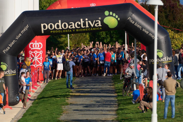 Imágenes de los 400 atletas que participaron en la IV Carrera Popular 'Cada oveja con su pareja' 2025 /