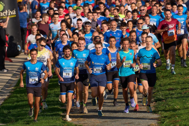 Imágenes de los 400 atletas que participaron en la IV Carrera Popular 'Cada oveja con su pareja' 2025 /