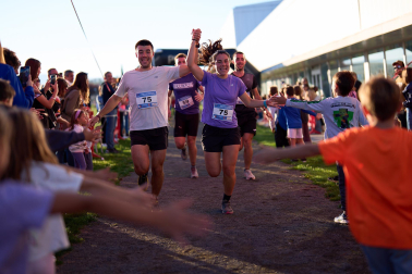 Imágenes de los 400 atletas que participaron en la IV Carrera Popular 'Cada oveja con su pareja' 2025 /