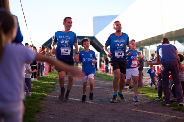 Imágenes de los 400 atletas que participaron en la IV Carrera Popular 'Cada oveja con su pareja' 2025 /