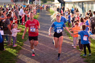 Imágenes de los 400 atletas que participaron en la IV Carrera Popular 'Cada oveja con su pareja' 2025 /