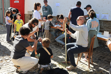 Los vecinos del pueblo de Ezcároz disfrutan de su Fiesta de Otoño