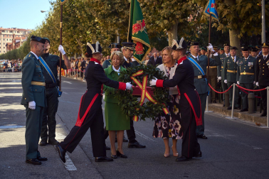 Fotos del desfile de la Guardia Civil en Pamplona por la festividad de la Virgen del Pilar