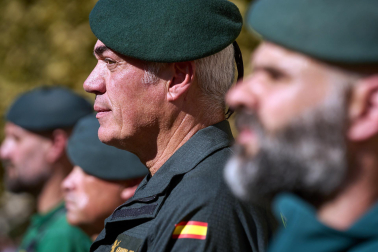 Fotos del desfile de la Guardia Civil en Pamplona por la festividad de la Virgen del Pilar