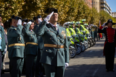Fotos del desfile de la Guardia Civil en Pamplona por la festividad de la Virgen del Pilar