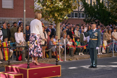Fotos del desfile de la Guardia Civil en Pamplona por la festividad de la Virgen del Pilar