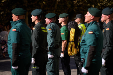 Fotos del desfile de la Guardia Civil en Pamplona por la festividad de la Virgen del Pilar