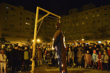 La localidad ha celebrado sus carnavales que han finalizado con la quema de Jacobo de Licras en la Plaza Consistorial de la localidad.