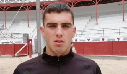 Iker Vicente durante la presentación del desafío