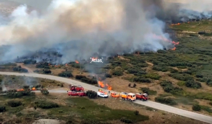 Después de 7 días de lucha contra las llamas en Bejís, por fin está estabilizado. El perímetro no aumenta y casi no hay llamas. Pero sí humo en las múltiples fumarolas que hay en las 20 mil hectáreas quemadas. Pero el peligro sigue existiendo porque el terreno es pura brasa y el viento sigue azotando.